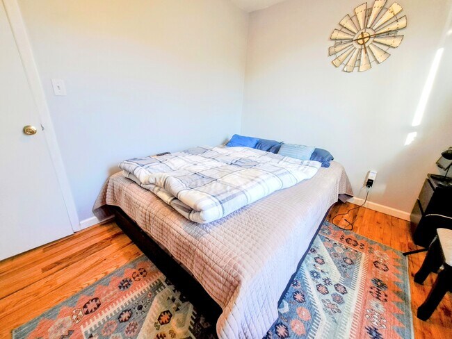 Building Photo - 16 W Eden Ct