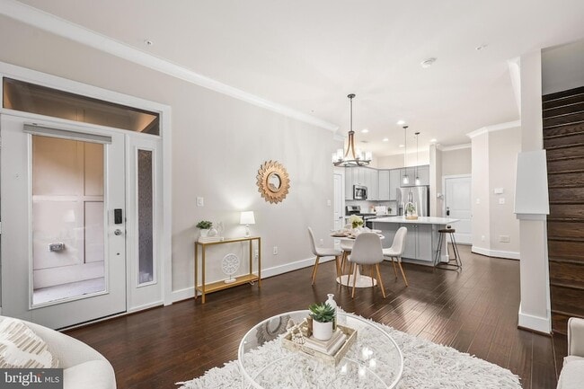 Building Photo - 1334 S Quinn St