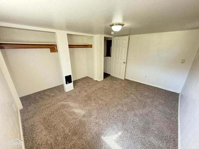 Building Photo - Spacious 3bd | 1ba House near Nob Hill Elementary School!
