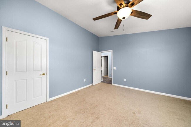 Building Photo - 806 Waters Edge Dr