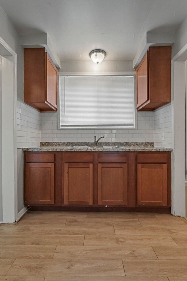 Building Photo - 19356 Westmoreland- 3 BED & 1.5 BATH FOR RENT