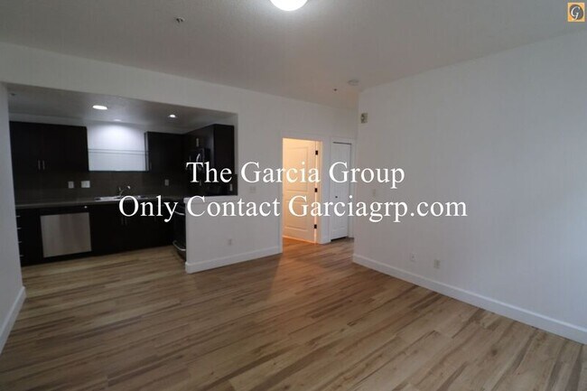 Building Photo - 765 NE Adwick Dr