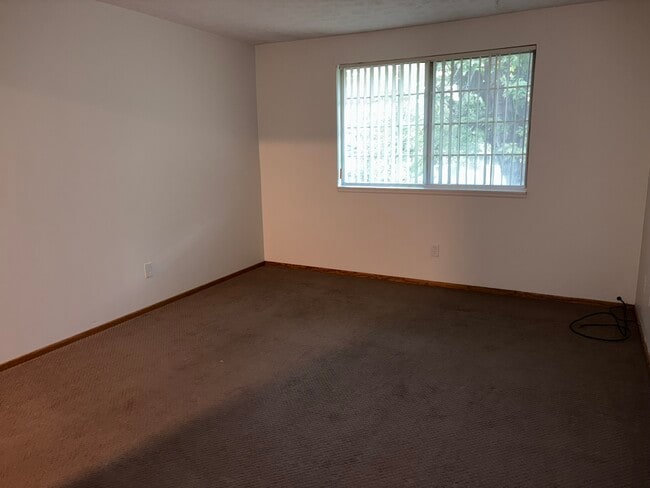 Building Photo - 1543 Hubbard Rd