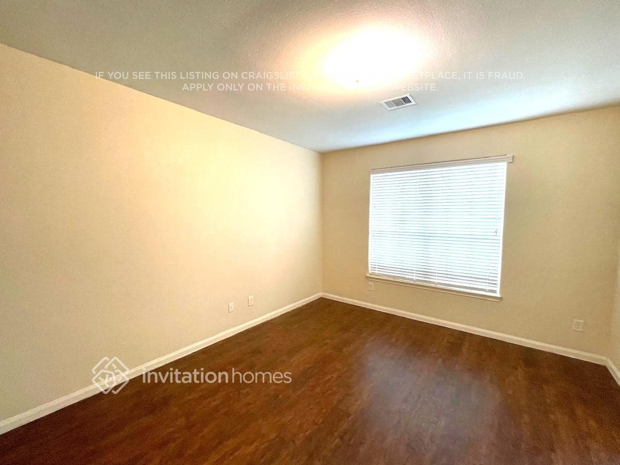 Building Photo - 13529 Raintree Dr