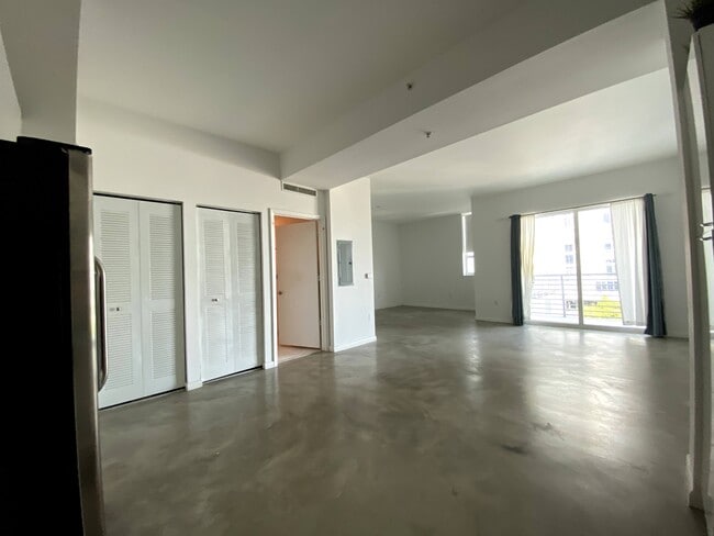 Building Photo - 234 NE 3rd St