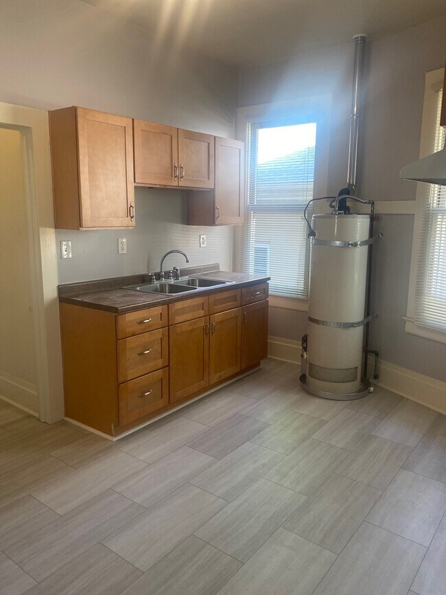Kitchen - 2707 I St
