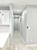 Building Photo - 1000 N Abbey Ave
