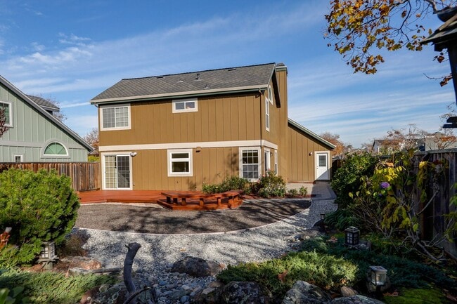 Building Photo - 3 Bed / 3 Bath single family home with huge backyard in Foster City. YouTube tour!!