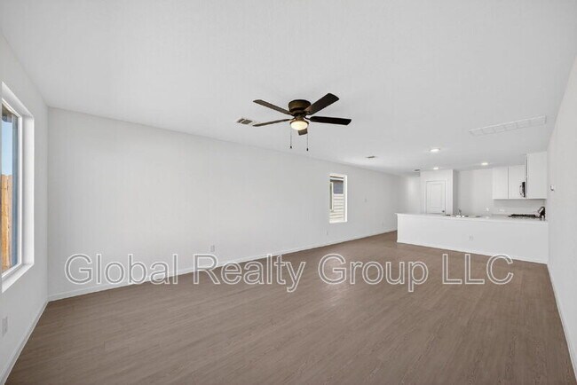 Building Photo - 479 Sarah Wy