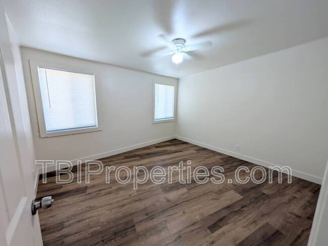 Building Photo - 936 Bradley St