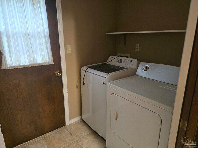 Building Photo - 5749 Langley Cir