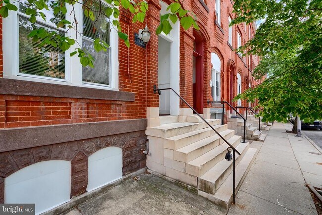 Building Photo - 1719 Guilford Ave