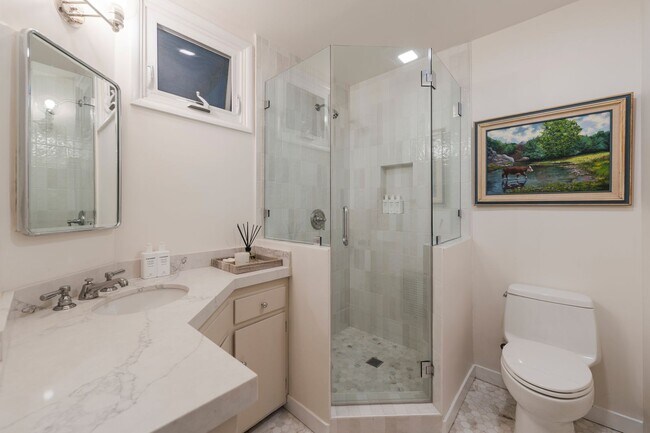 Building Photo - Beautiful Tarzana Rental!