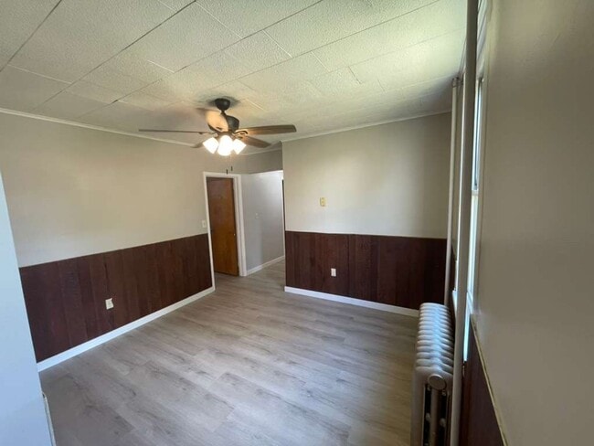 Building Photo - 1614