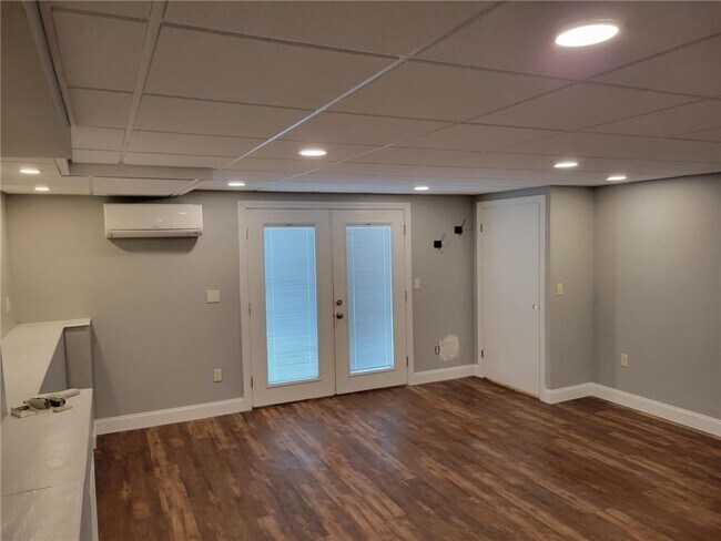 Building Photo - 100 Ridge Rd