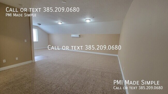 Building Photo - 3042 E Somerset Dr