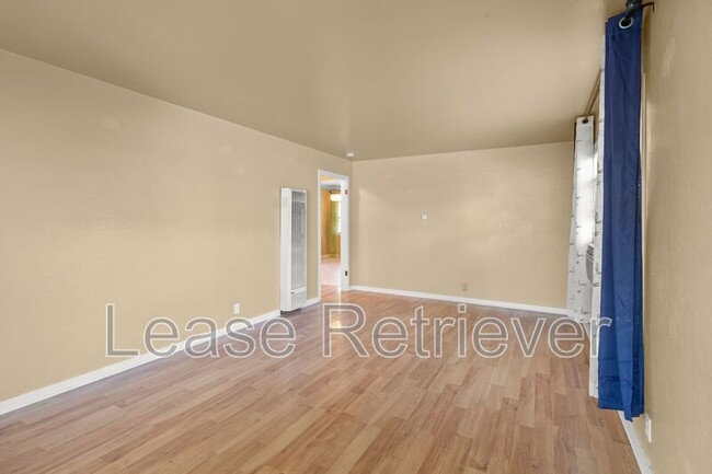 Building Photo - 703 A St