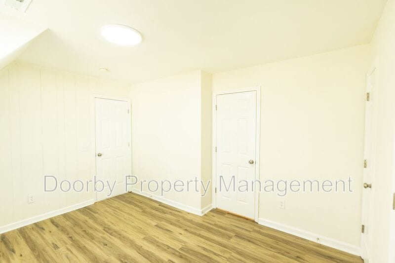 Building Photo - 3627 6th Ave