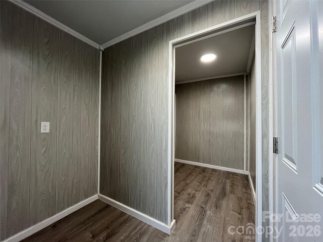 Building Photo - 4723 Linden St
