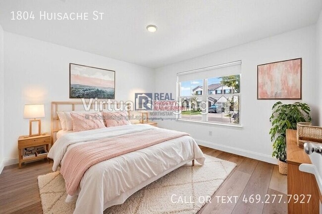 Building Photo - 1804 Huisache St