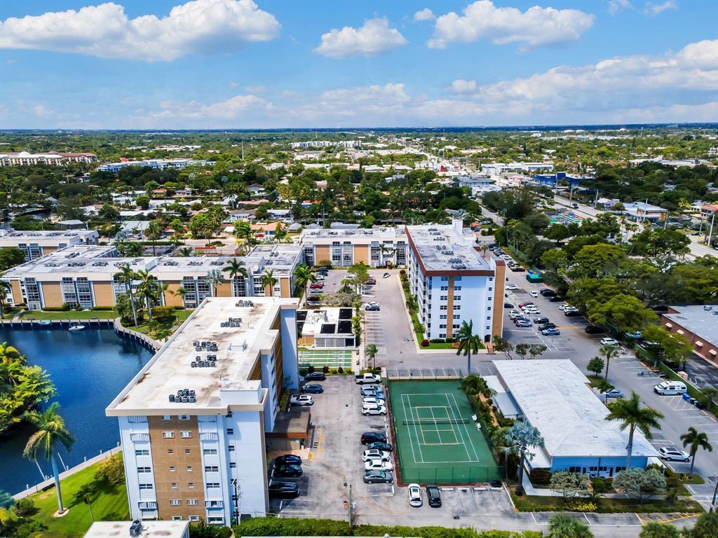 Building Photo - 2970 NE 16th Ave