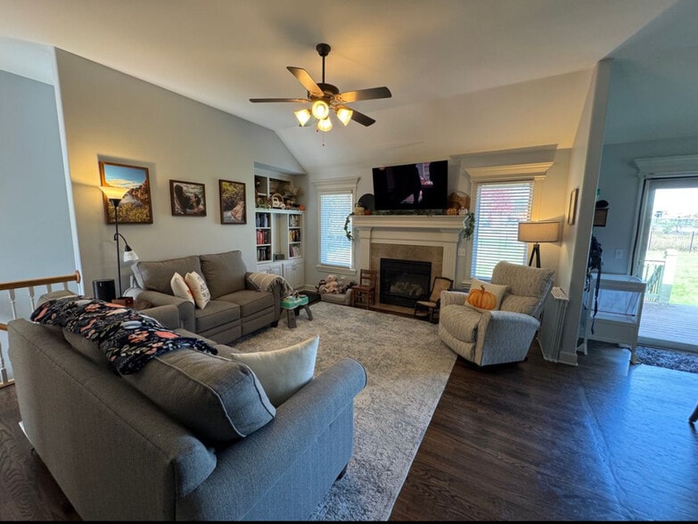 Building Photo - 1380 Stone Creek Dr