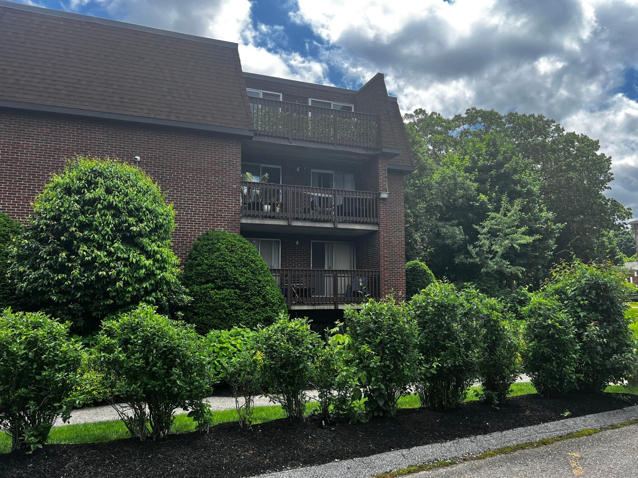 Building Photo - 144 Kenrick St