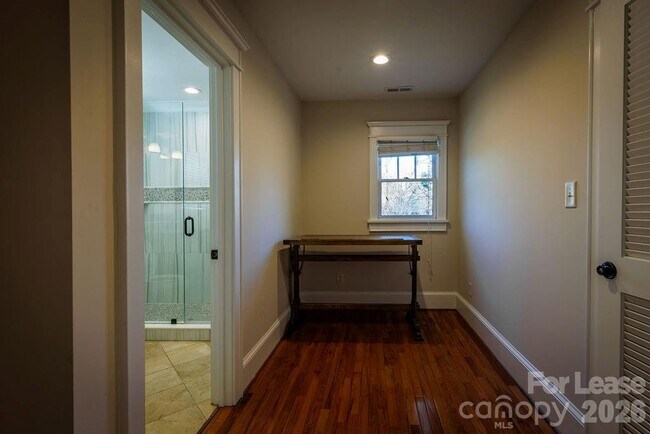 Building Photo - 435 Walnut Ave