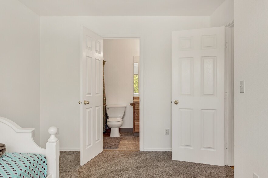 Building Photo - 1006 San Fernando St