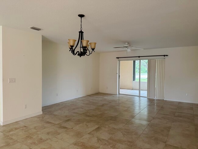 Building Photo - 2088 SE Wild Meadow Cir
