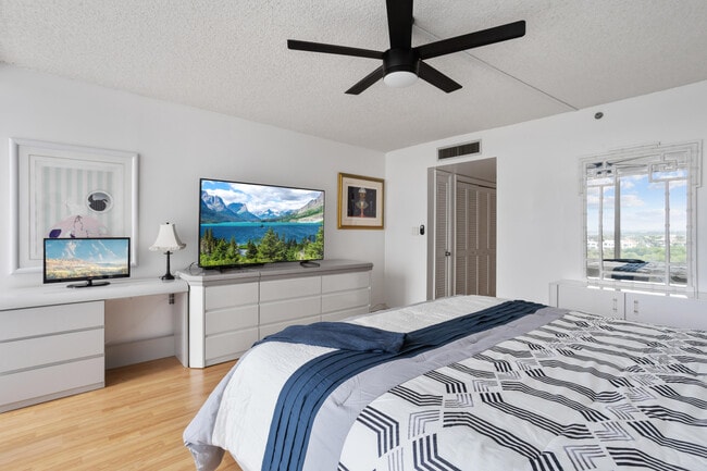 Building Photo - 4750 S Ocean Blvd