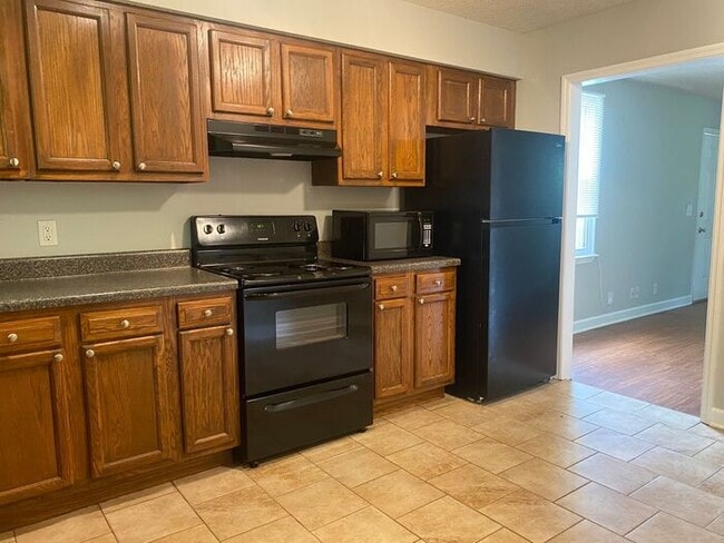 Building Photo - Amazing 2BR/1BA East Nashville Duplex!
