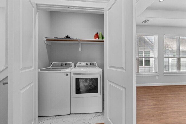 Building Photo - 623 Link Rd