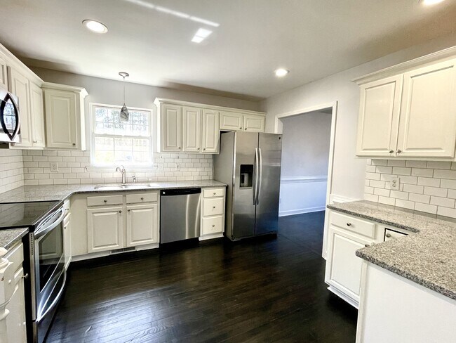 Building Photo - 239 Yorkshire Dr