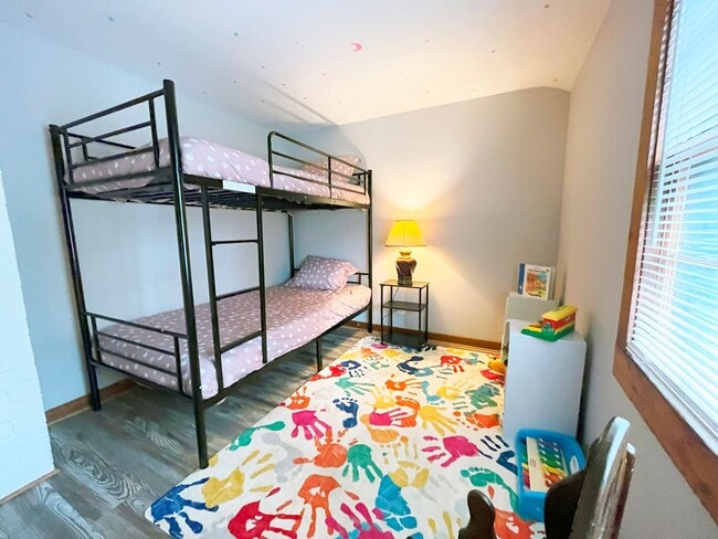 Building Photo - 3923 Bluestone Rd