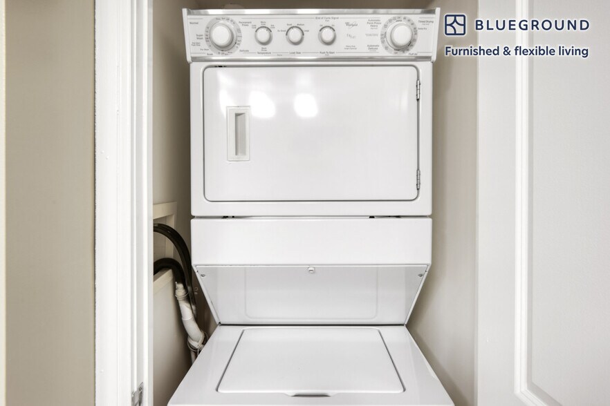 Building Photo - 4835 Cordell Ave