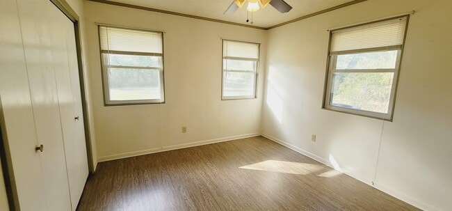 Building Photo - 11 Trails End Rd