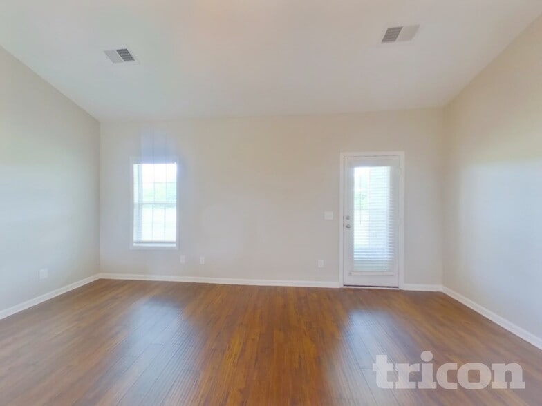 Building Photo - 817 Ellyson Dr