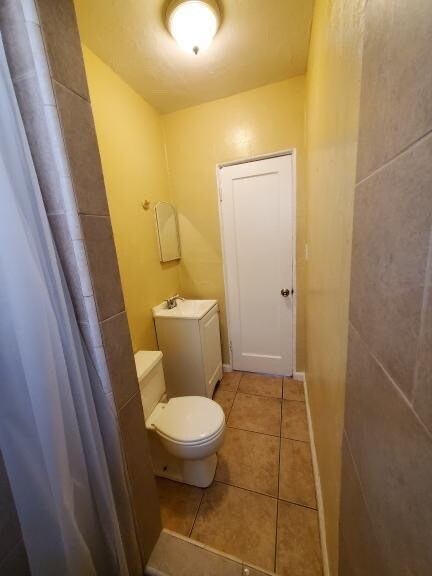 Building Photo - 105 E 8th St