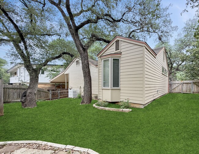Building Photo - 518 Cliff Dr