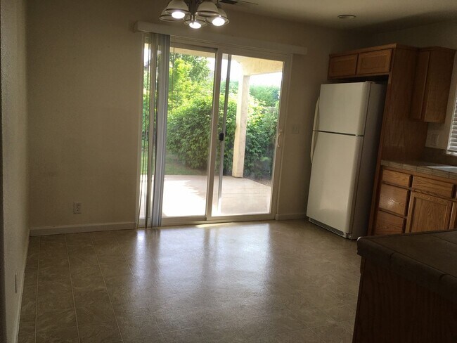 Building Photo - Lease Take Over available  - 3-bed 2-bath