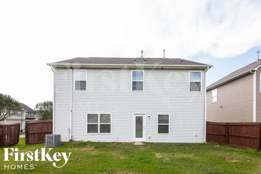 Building Photo - 1737 Larne Cir