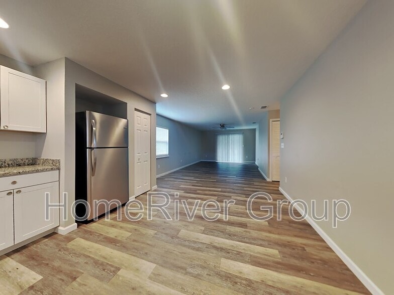 Building Photo - 915 Marlboro Dr