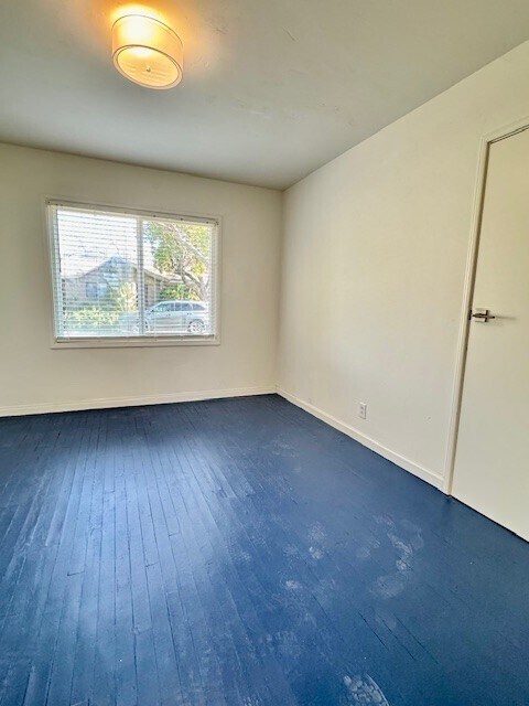 Building Photo - 1004 Esther Dr