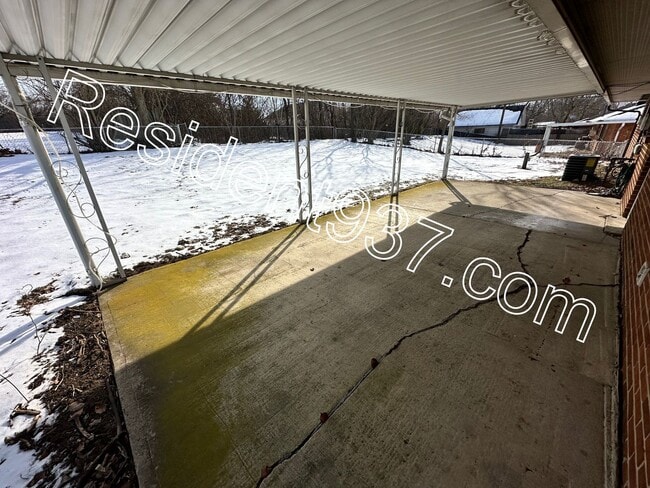 Building Photo - 3 Bed 1 Bath Home