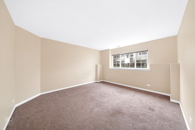 Building Photo - Three Bedroom Two Story Townhome