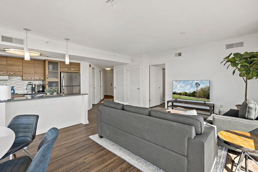 Building Photo - 1751 Pinnacle Dr