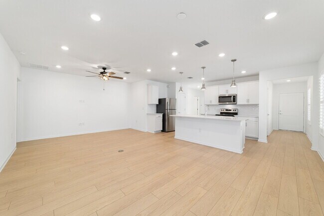 Building Photo - 5543 SW 85th Ave Rd