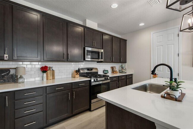 Building Photo - 143 Alderwood Pl