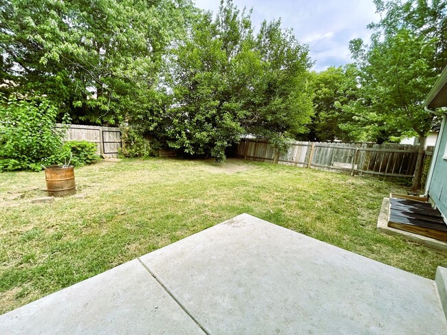 Building Photo - Darling Home in Bel Aire - Finished Baseme...